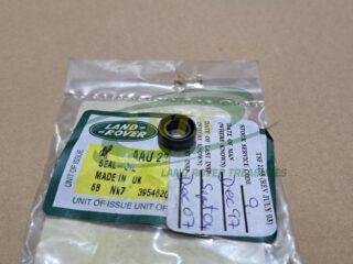 NOS GENUINE LAND ROVER LT230 & NV225 TRANSFER BOX SPEEDOMETER PINION OIL SEAL DEFENDER RANGE ROVER CLASSIC DISCOVERY 1 AAU2304